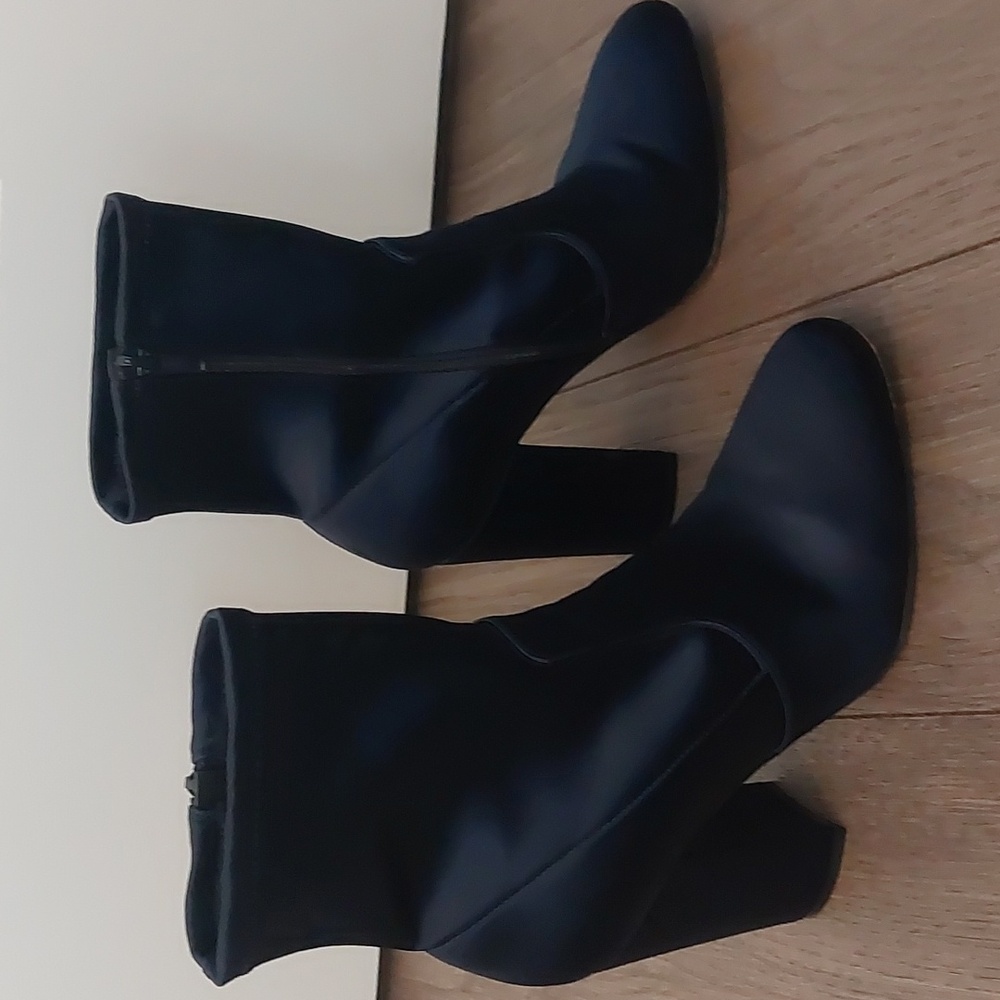 Satin Booties - Picture 2 of 4